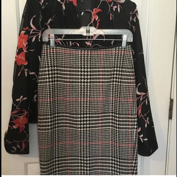 Pending Wool blend  vintage black white red skirt - Picture 3 of 5